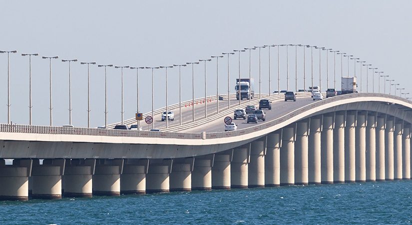 بالتفاصيل.. السجن 10 سنوات لمتهمَيْن حاولا نسف جسر الملك فهد بقنبلة