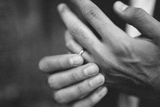 السبب الحقيقي لانجذاب الفتيارت للرجل المتزوج أكثر من الرجل الأعزب