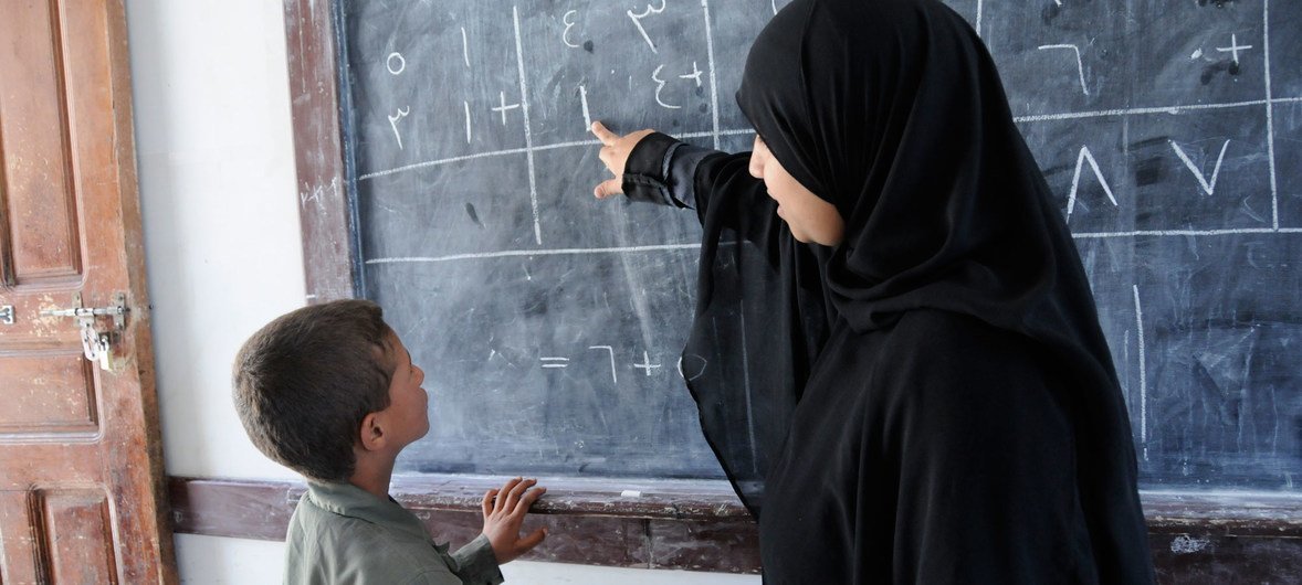 قصة معلمة في القطاع الخاص