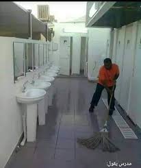 قصة مدرس سعـودي بجدة يقول وأنا في غرفة المدرسين