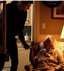 قصة لصٌّ يقتحمُ بيتًا ليسرقه