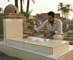 كان يفصلني يومٌ واحد فقط عن الزواج بزوجتي الجديدة