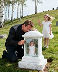 قصة هاي كنتُ راكعًا أمام قبر ابنتي